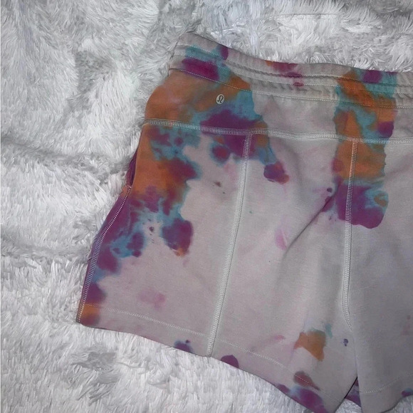 RARE Lululemon Softstream High Rise Short in Tie Dye size 12 Pink Purple Blue - Picture 1 of 6